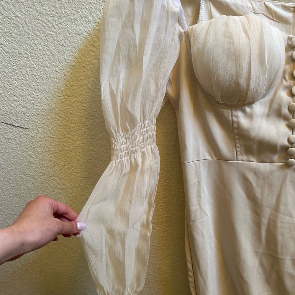 Elegant Fluffy Sleeve Midi Dress - Picture 4 of 7